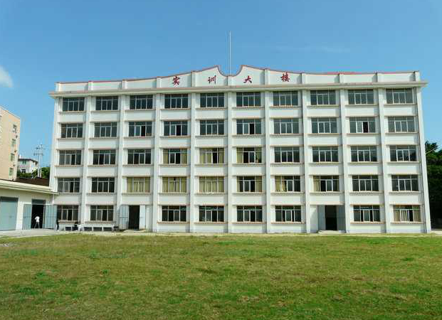 福建省第二高級(jí)技工學(xué)校招生要求、學(xué)校招生對(duì)象