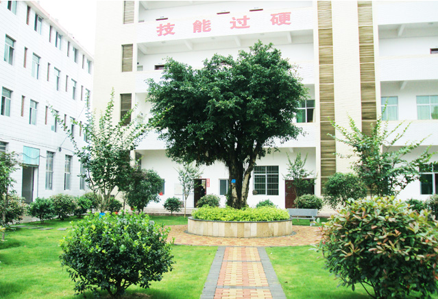 永定僑榮職業(yè)中專學校招生要求、學校招生對象