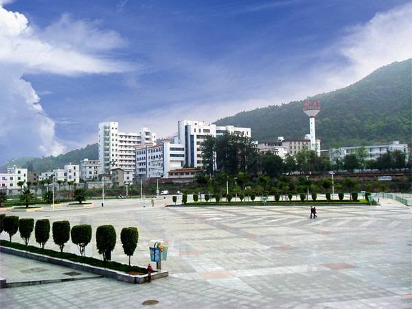 福建龍巖財經(jīng)學校宿舍環(huán)境、寢室環(huán)境