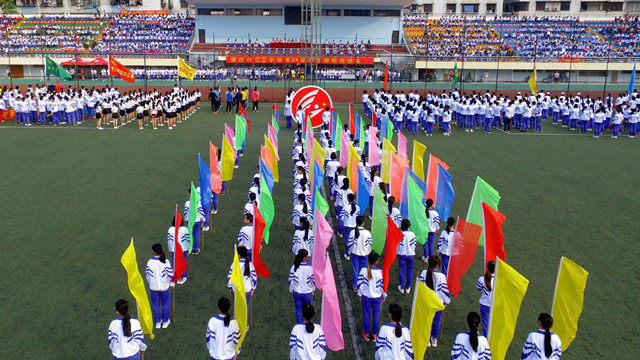 肇慶經(jīng)貿(mào)學(xué)校學(xué)費(fèi)多少、學(xué)校收費(fèi)標(biāo)準(zhǔn)