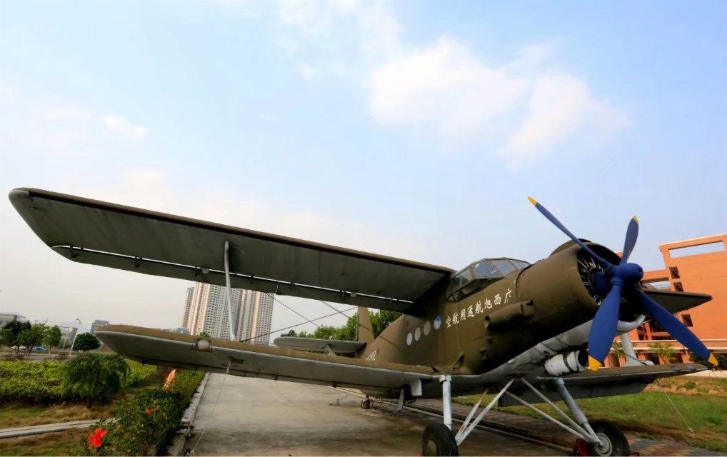 來賓市航空職業(yè)技術(shù)學(xué)校學(xué)費(fèi)多少、學(xué)校收費(fèi)標(biāo)準(zhǔn)