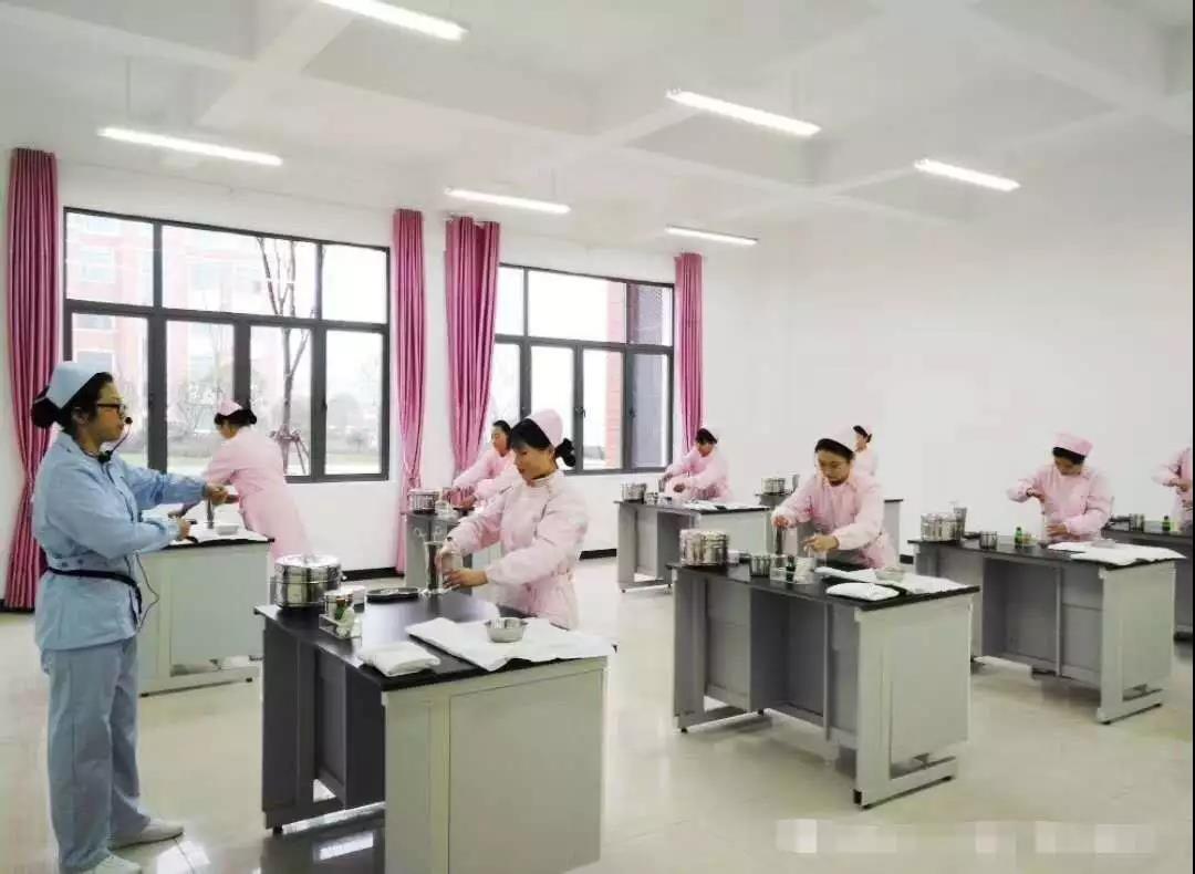上饒市衛(wèi)生學(xué)校2020年學(xué)費(fèi)標(biāo)準(zhǔn)、收費(fèi)標(biāo)準(zhǔn)