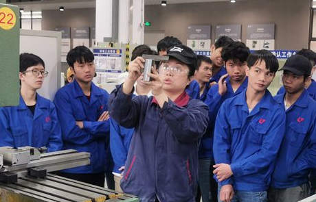 贛州電子工業(yè)技術學校