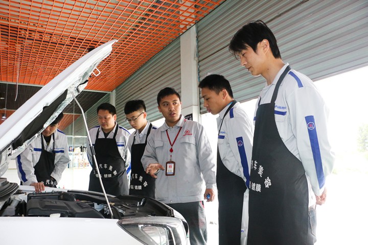 重慶初中生報哪些汽車維修學校最好呢