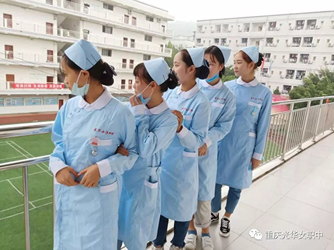 重慶市區(qū)里面有哪些出名的衛(wèi)校？
