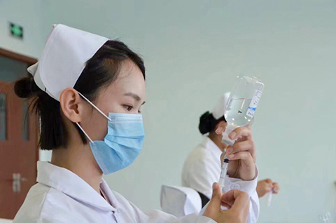重慶護士學校畢業(yè)后工作怎么樣？待遇好不好？