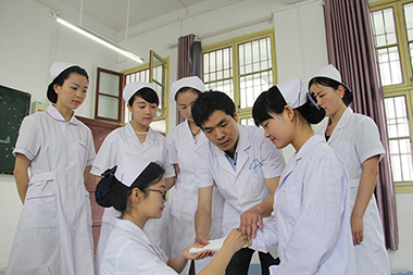 江西贛州衛(wèi)生學(xué)校招生簡(jiǎn)章