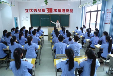 2021年南昌向遠(yuǎn)軌道技術(shù)學(xué)校師資力量怎么樣？