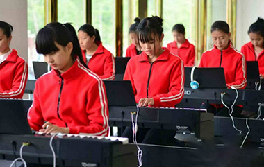 2021年江西女生初中畢業(yè)上幼師學校好嗎？