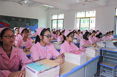 讀重慶衛(wèi)校有什么要求？