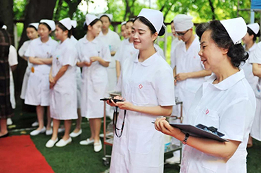 讀重慶衛(wèi)校有優(yōu)勢嗎？就業(yè)前景怎么樣？