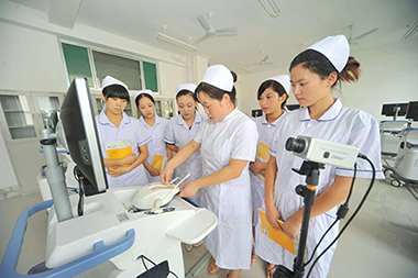 重慶高級護理專業(yè)畢業(yè)后做什么呢？