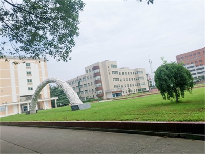 江西女生讀高中好還是中專學(xué)校呢？