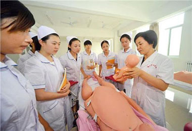 重慶女生讀衛(wèi)校學(xué)什么好呢？